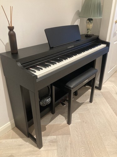 Yamaha clavinova clp 525 piano - yamaha,